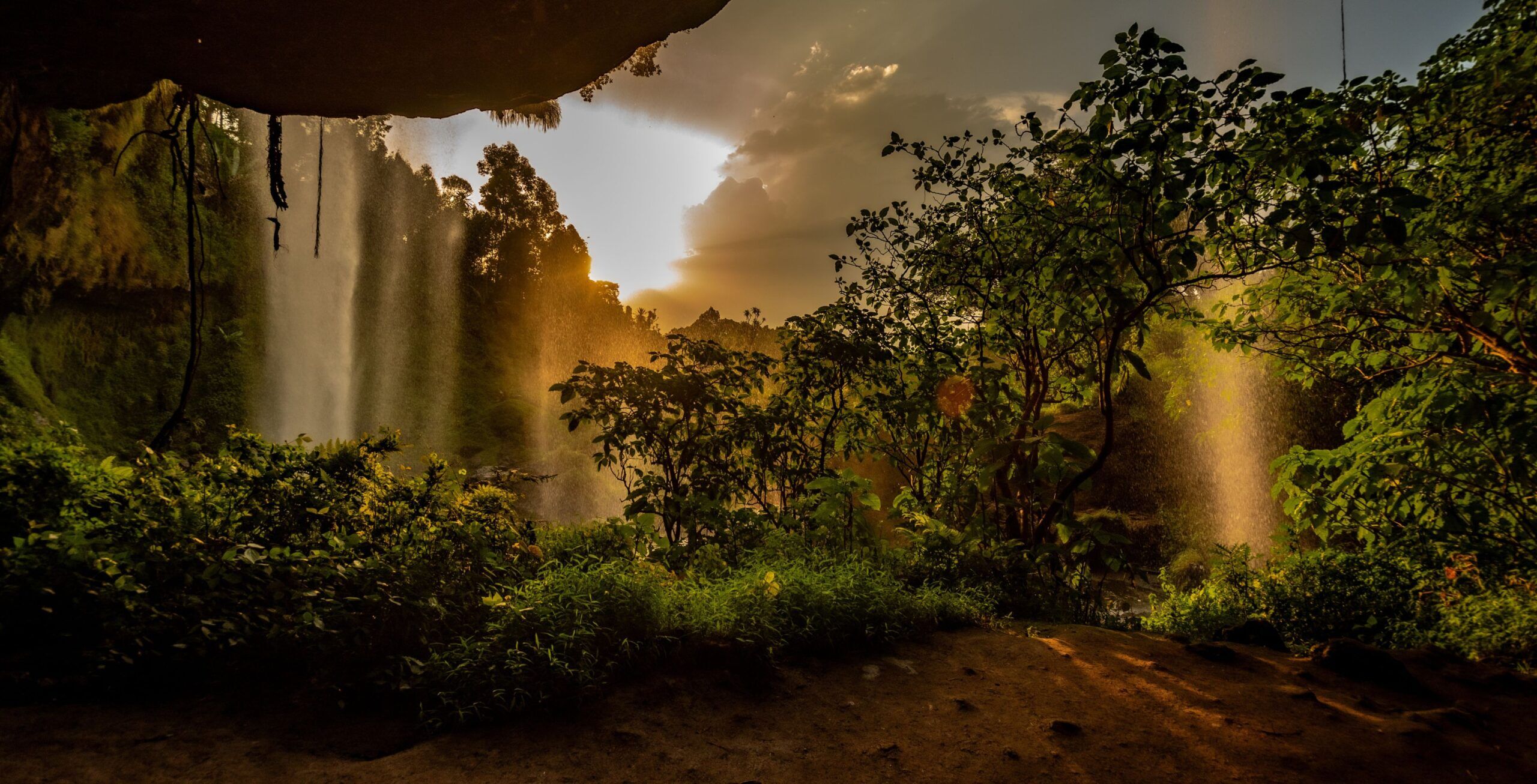 Randonnée vers les chutes de Sipi